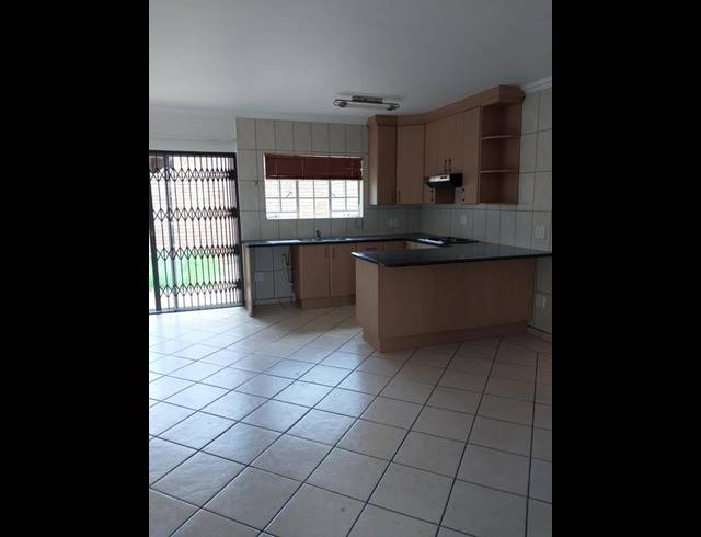 2 BEDROOM PROPERTY TO RENT IN GOEDEBURG